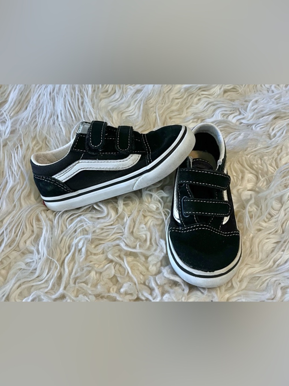 Vans Old Skool V Black/White Hook & Loop Tennis Shoes unisex toddler size 9